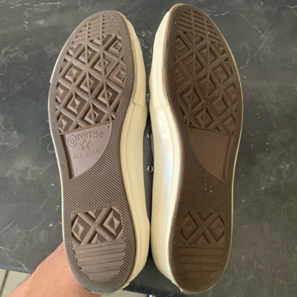 Converse x Comme des Garcons PLAY Chuck 70 Low Top - Picture 8 of 9